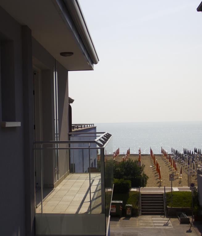 Residence La Perla Caorle Bagian luar foto